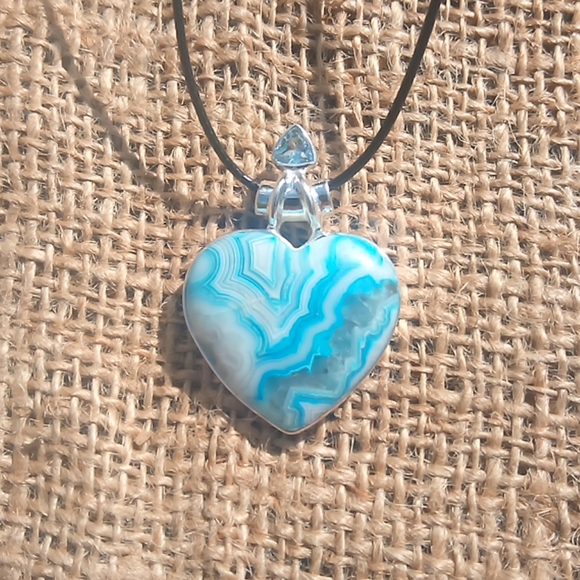 Hand Crafted Jewelry - Hand Crafted Blue and White Heart Agate Pendant Necklace